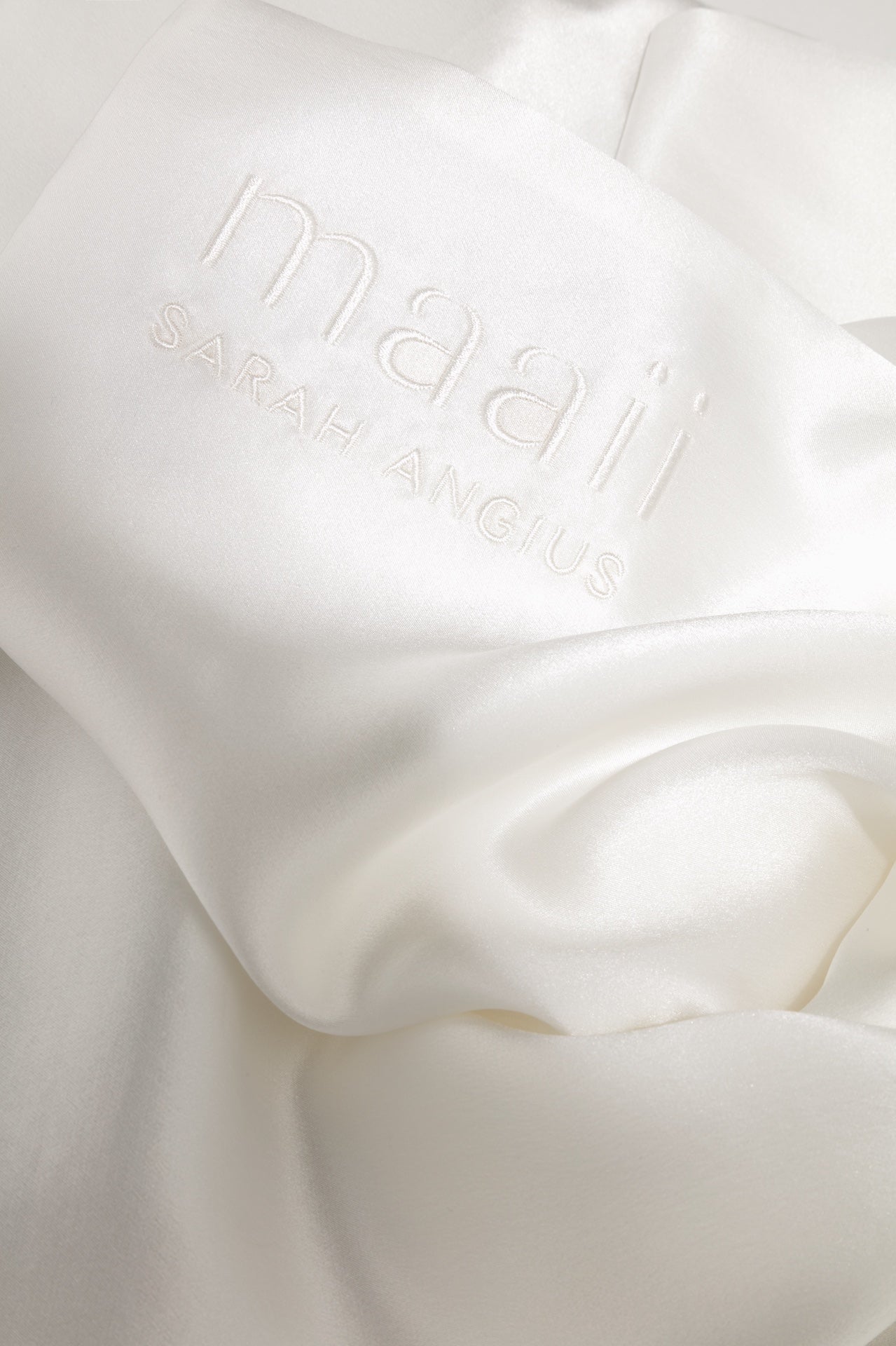 Maaii Silk Pillowcase
